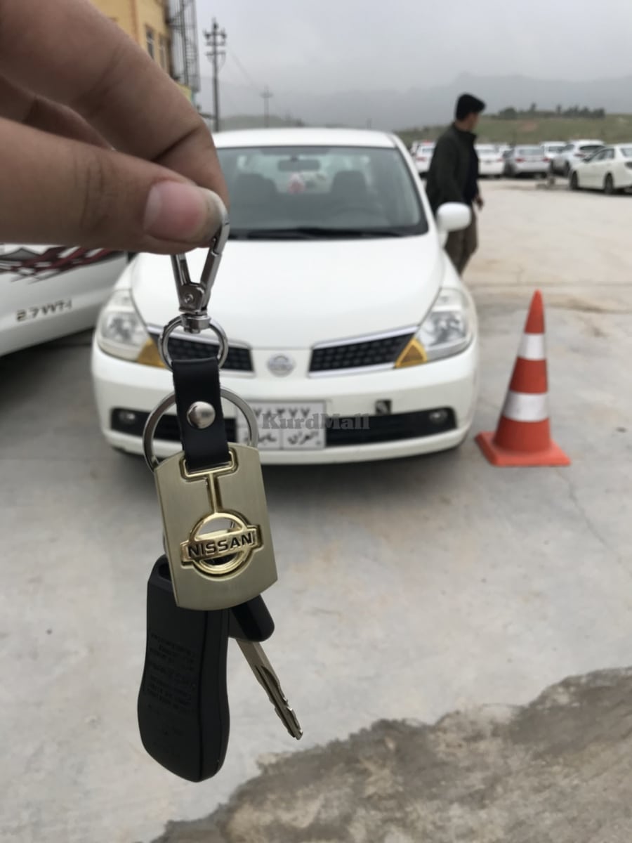 Nissan Tiida نیسان 1
