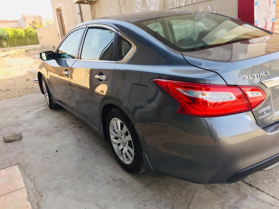 nissan altima نیسان 1