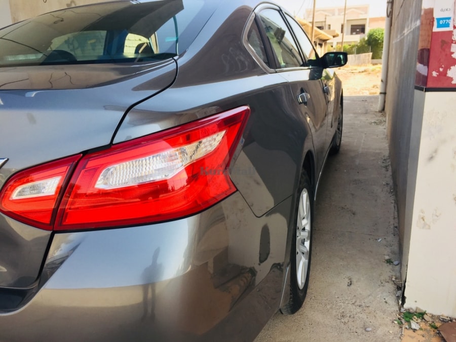 nissan altima نیسان 2