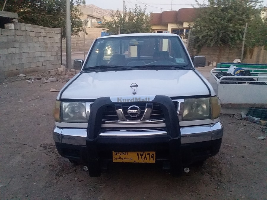نيسان 2001 نیسان 2