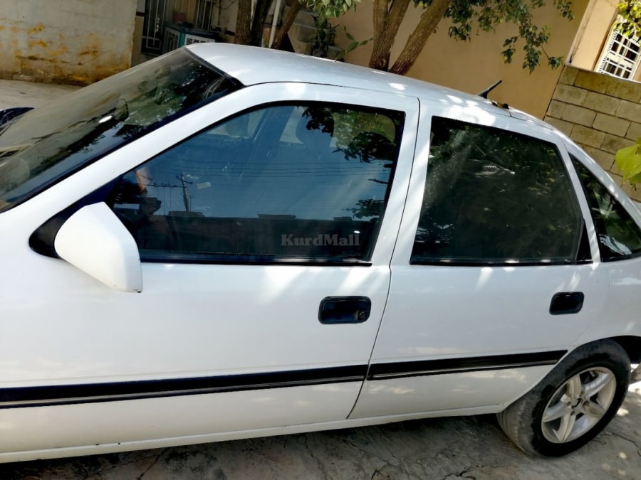 ئۆپل فیکترا مۆدێل 1992 ئۆپڵ 3