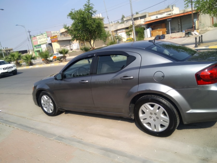 DODGE  Avenger دۆج 4