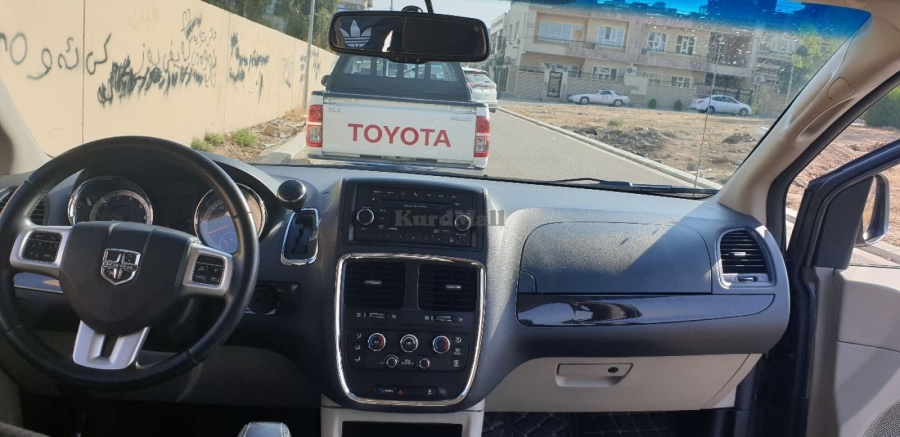 Dodge caravan دۆج 4