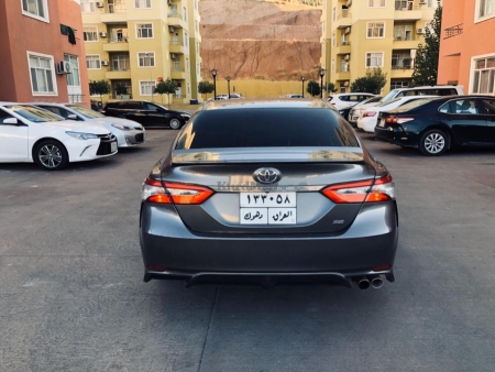 2018 Toyota Camry SE