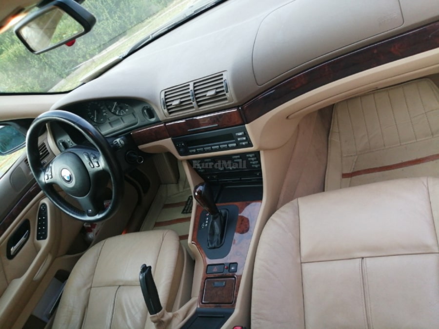 BMW بیئێم 2