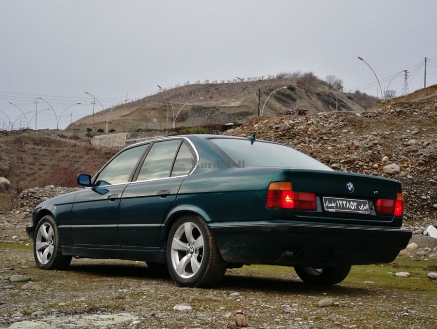 BMW 525 بیئێم 5