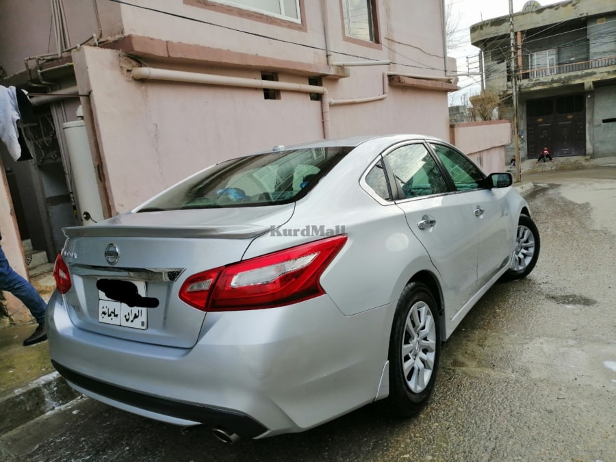 Altima نیسان 2