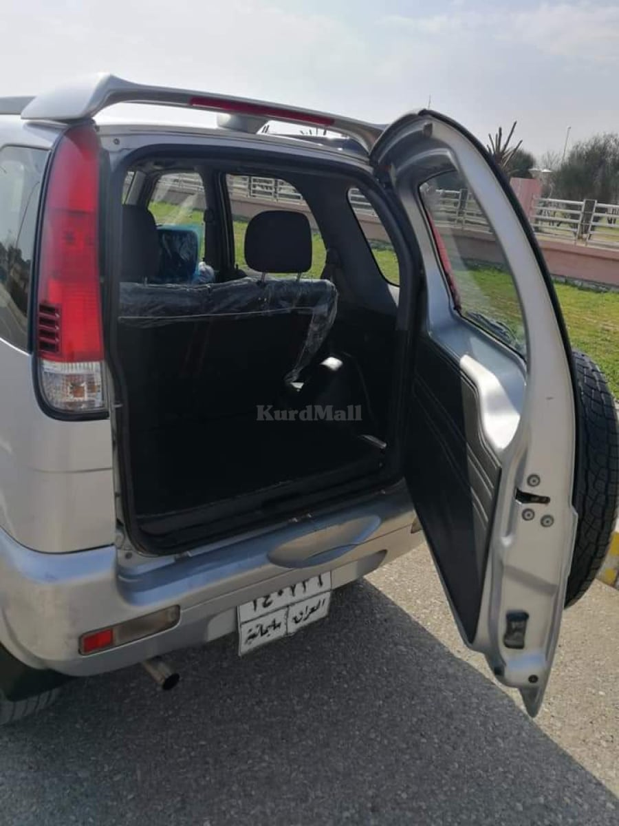 دایهاتسۆ استیشن بێ بۆیاخ Daihatsu 12