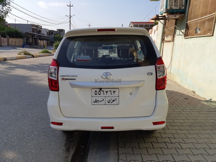تۆیۆتا ئەڤانزا تۆیۆتا 3