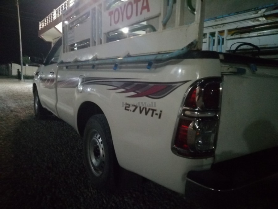 TOYOTA HILUX 2013 تۆیۆتا 2