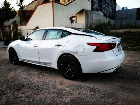 Nissan maxima 2016