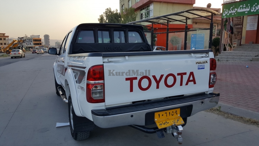 toyota hilux تۆیۆتا 2