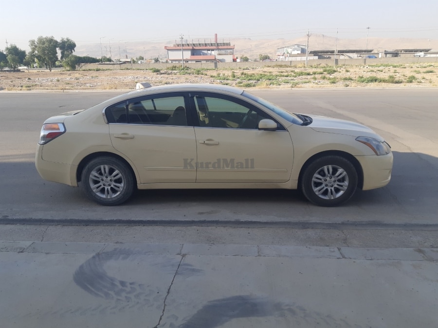 Nissan altima نیسان 3