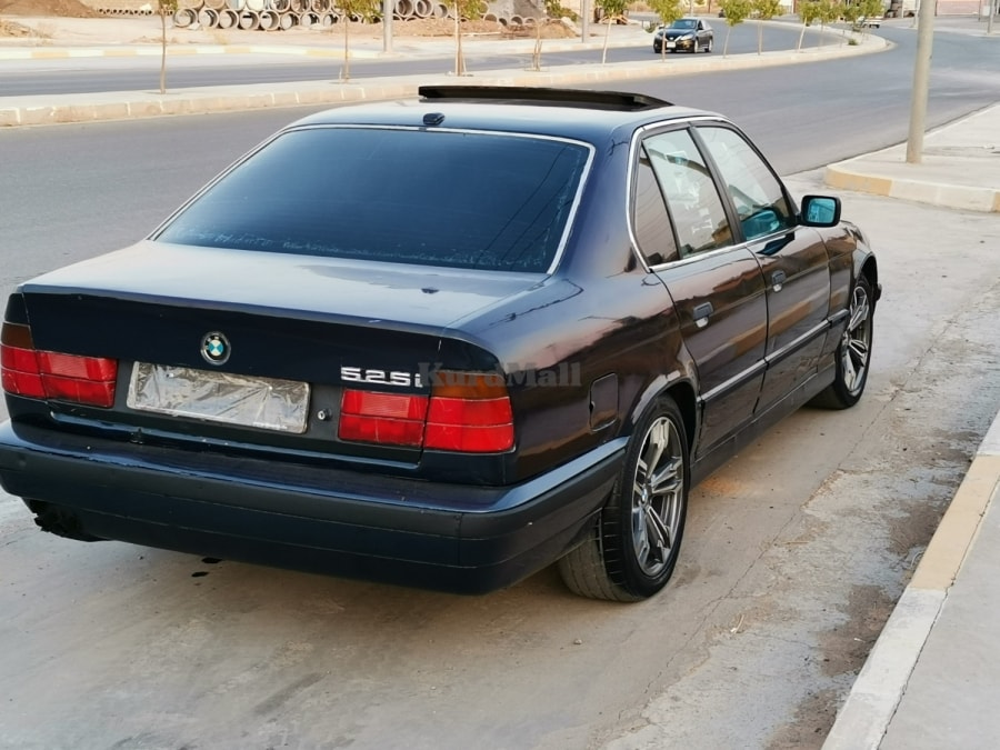 BMW1992 بیئێم 4