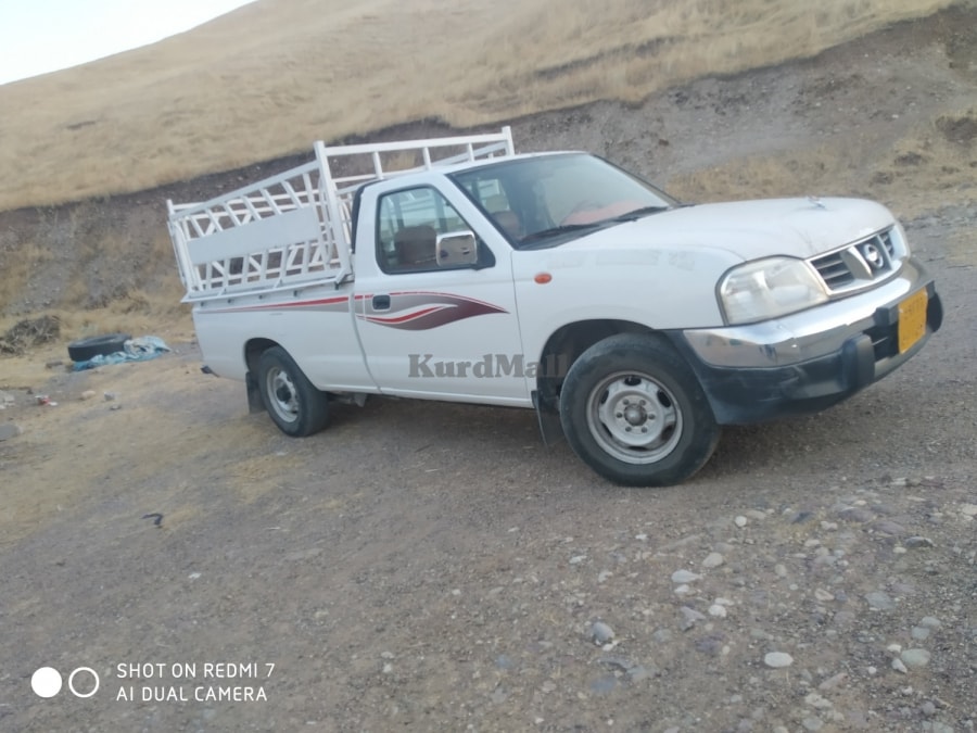 نیسان بیکئاب 2012 نیسان 2