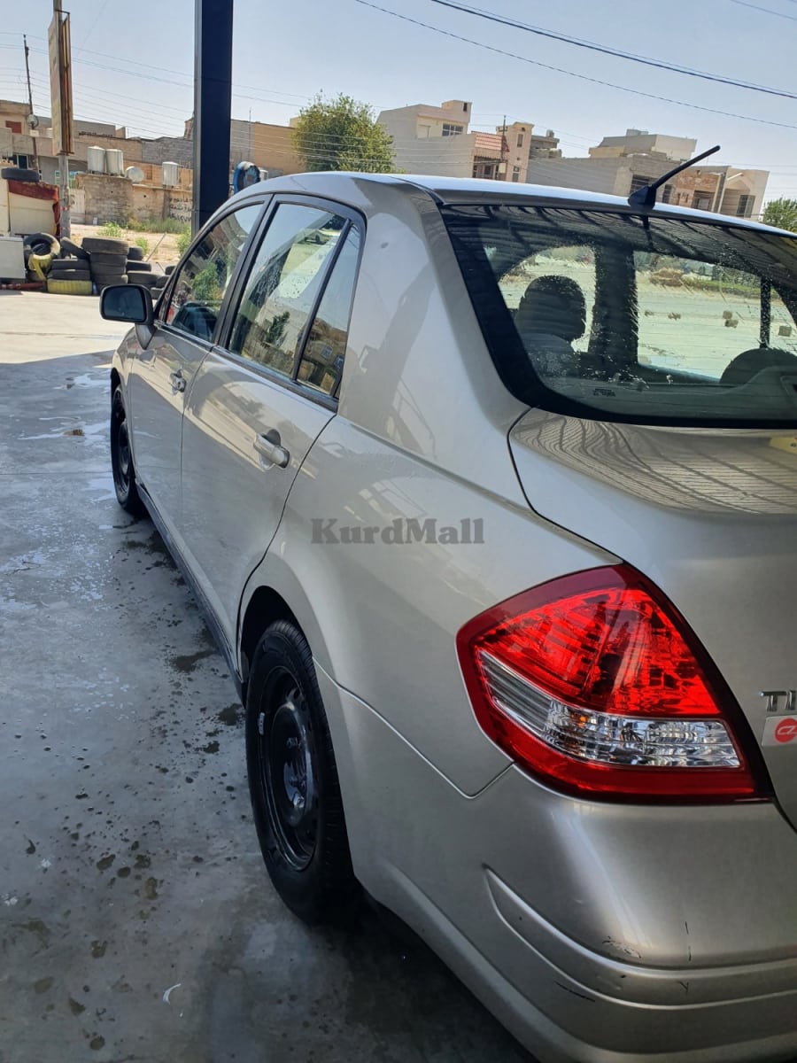 ٢٠١١  بی بۆیاخ نیسان 3