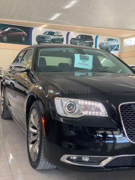 2019 chrysler 300c clean title