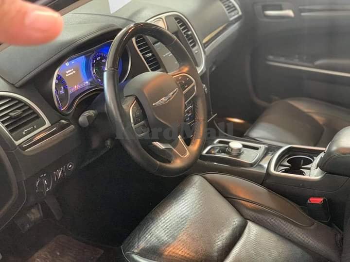 2019 chrysler 300c clean title كرایسلەر 5