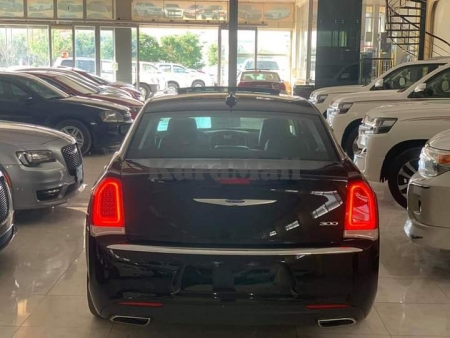 2019 chrysler 300c clean title