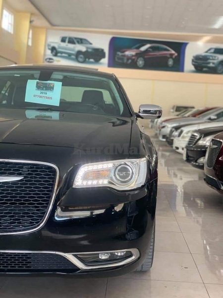 2019 chrysler 300c clean title