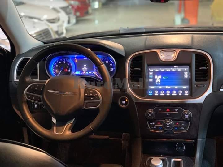 2019 chrysler 300c clean title كرایسلەر 3
