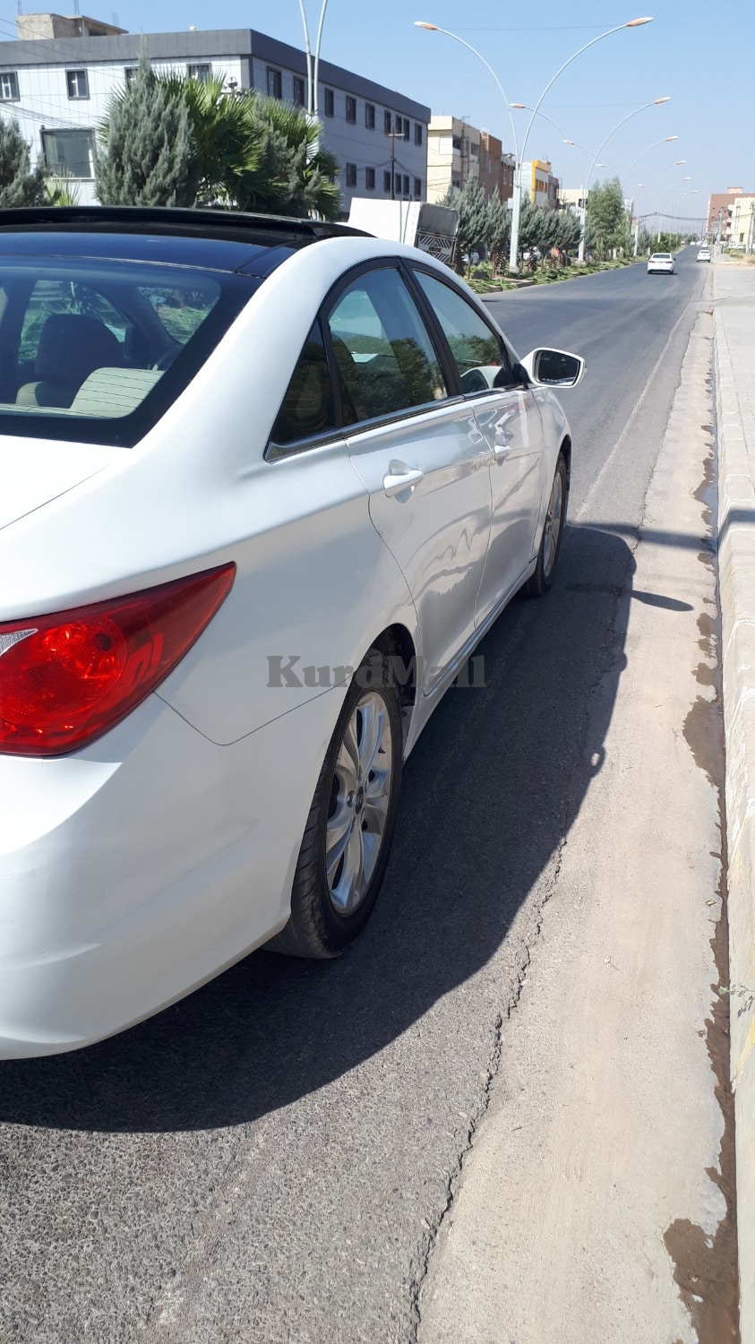 سوناتا هیووندای 4