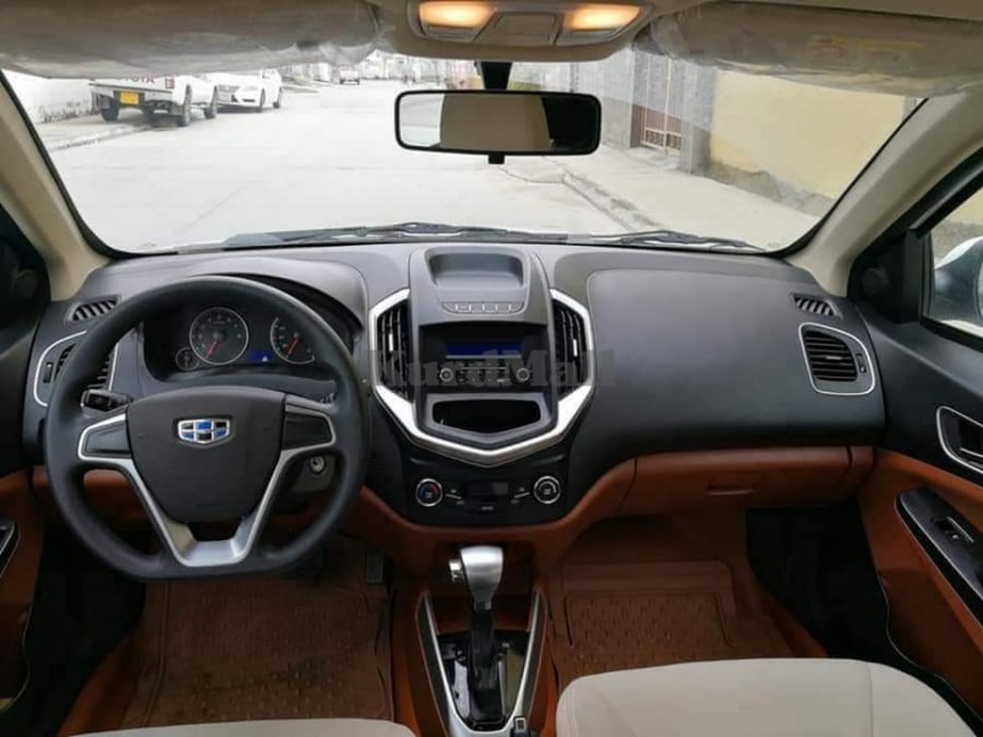 جیلی GC6 2017 بێ بۆیاخ جیلی 2