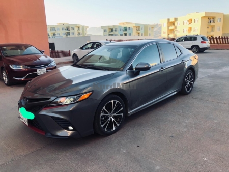 Toyota Camry SE 2018