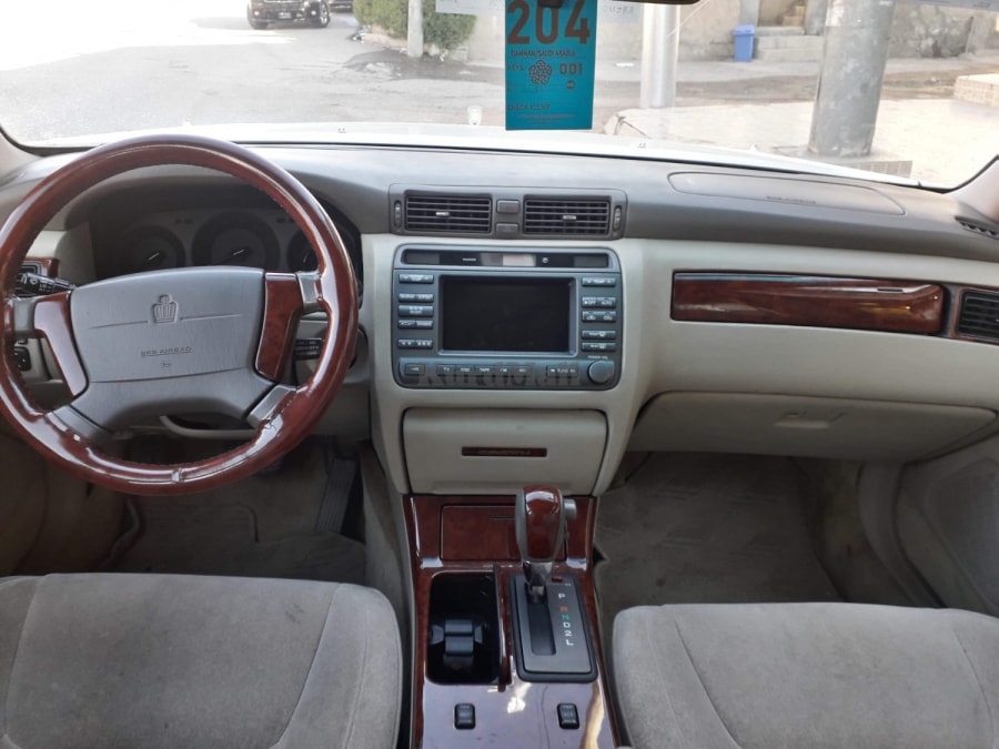 Toyota Crown تۆیۆتا 1
