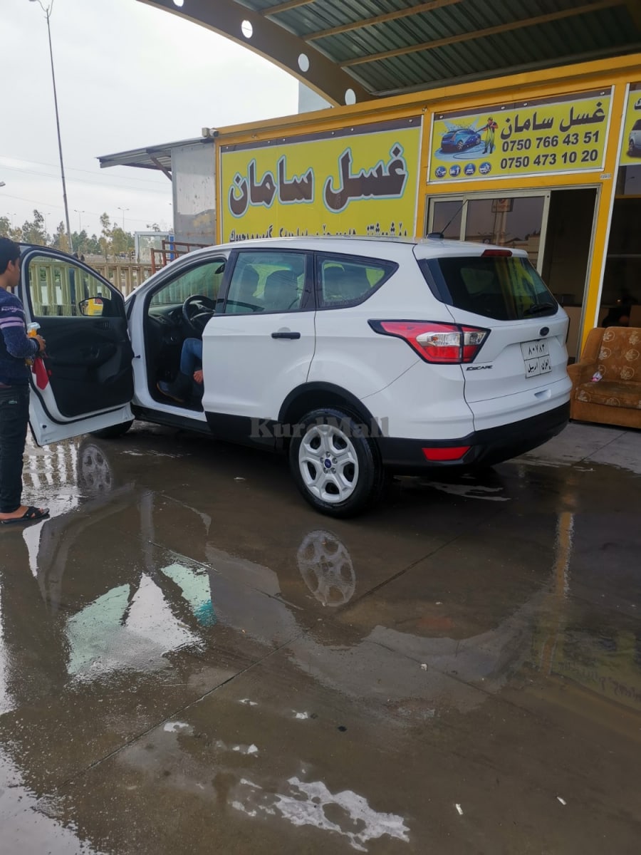 فۆرد ئیسکەیپ 2.5 مەکینە گەورە فۆرد 1