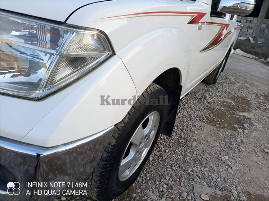 nissan navara نیسان 2