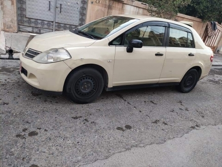 Nissan tida 2012