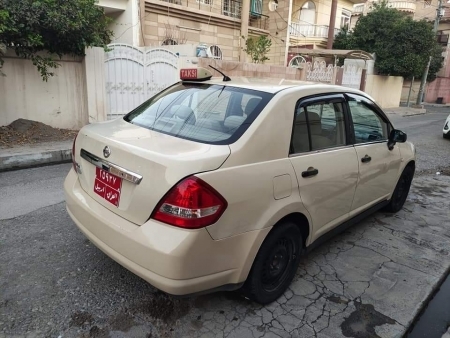 Nissan tida 2012