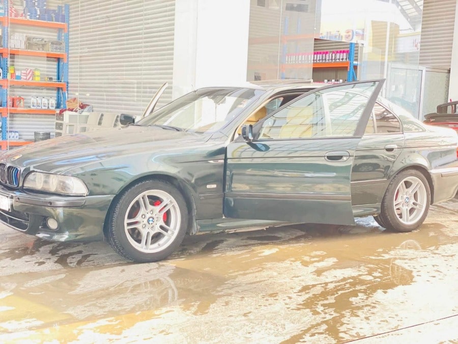 BMW E39 M5  2