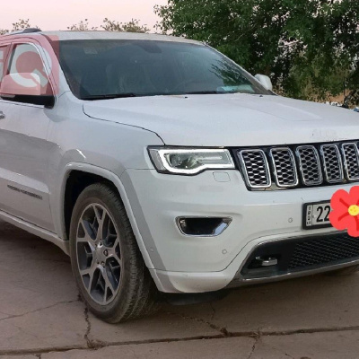 Jeeb Grand cheroke